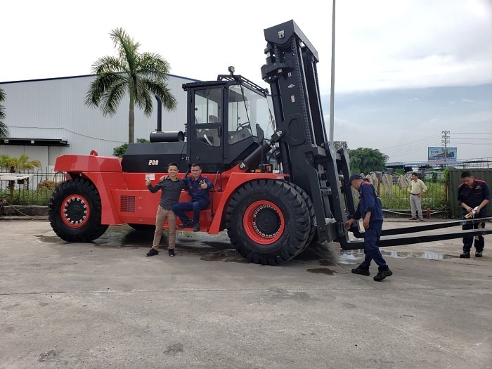 Xe nâng dầu 20 tấn Hangcha tại Việt Nam