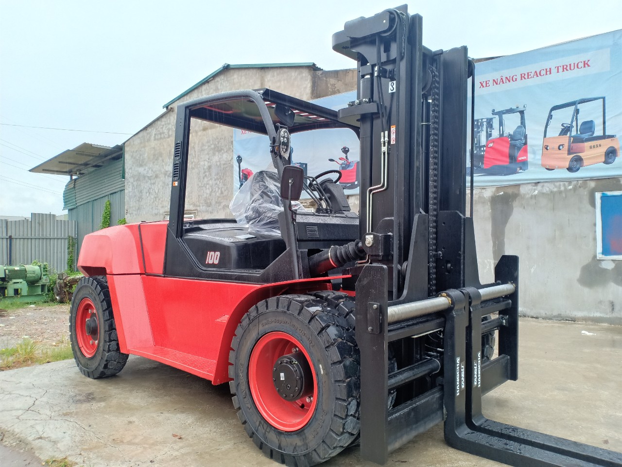 Xe nâng dầu 10 tấn Hangcha