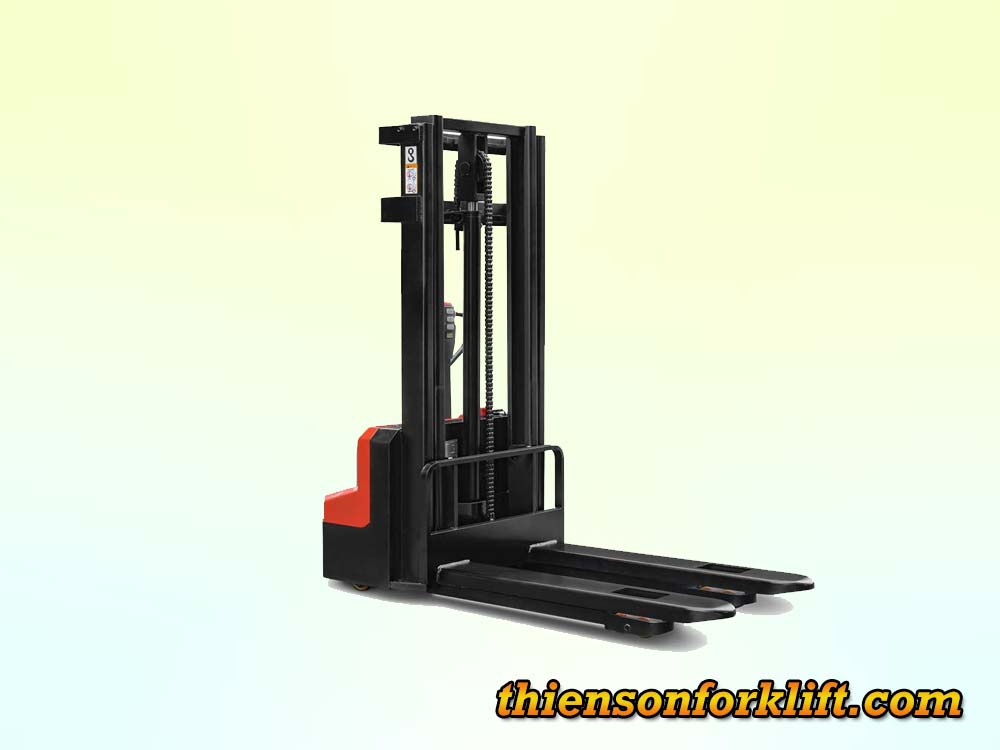 Xe nâng tay điện cao 1.5 tấn dắt lái