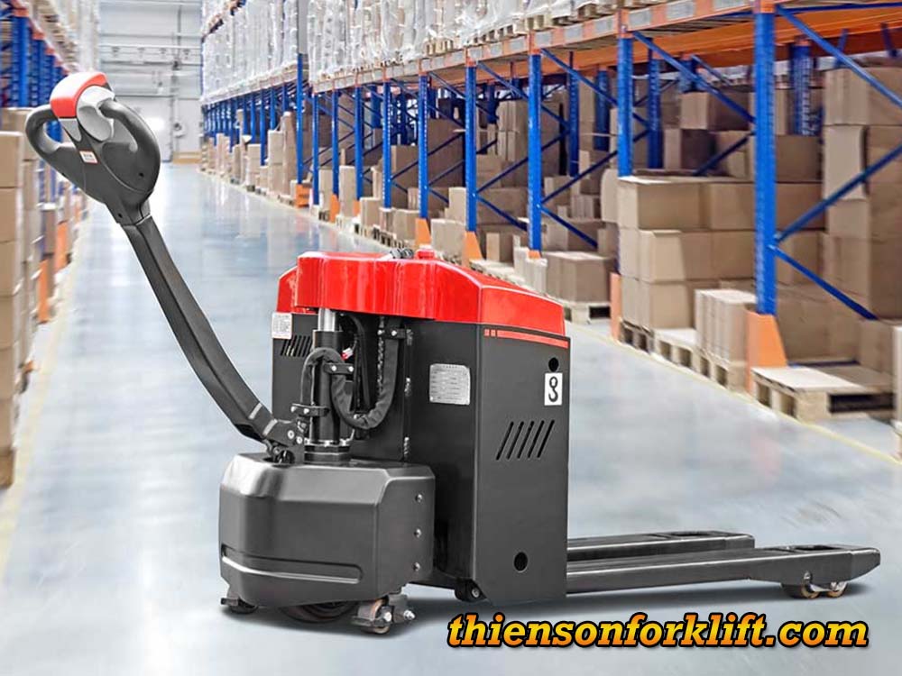 xe nâng tay điện ngành Logistics