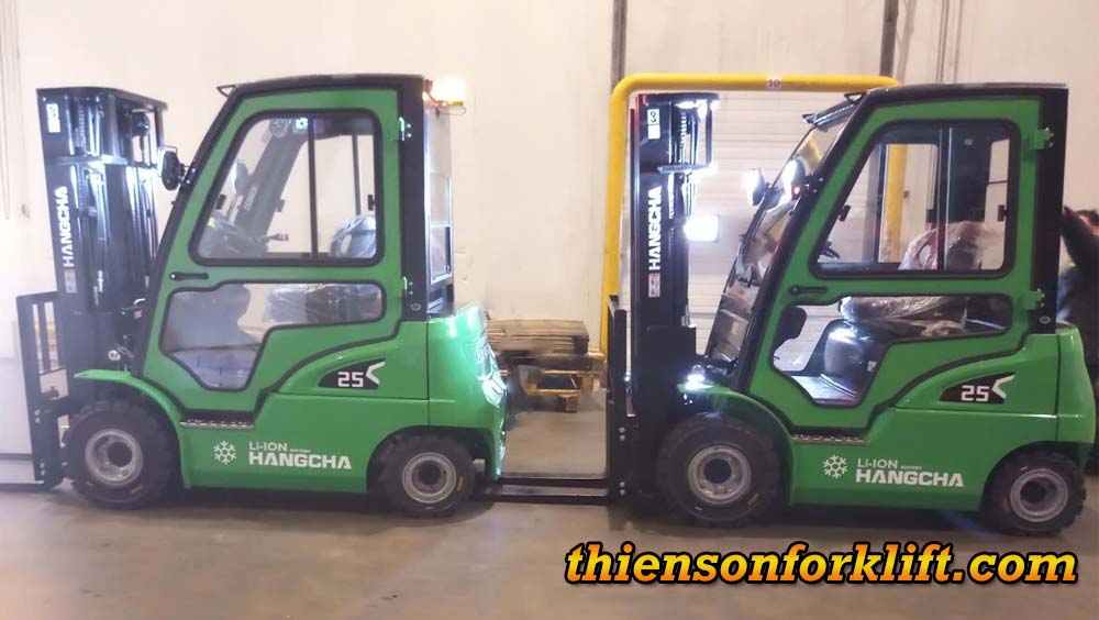 Xe nâng kho lạnh ngồi lái 2.5 tấn