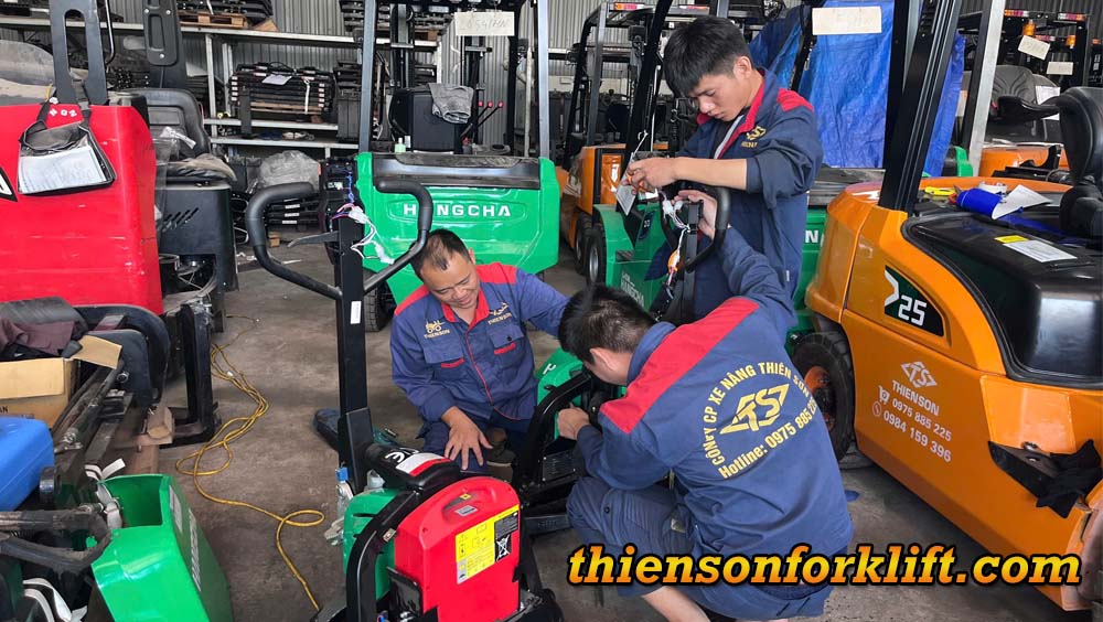 Kỹ thuật Thiên Sơn bảo dưỡng xe nâng