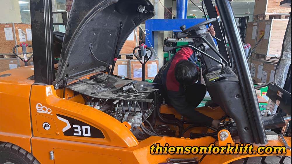 Kiểm tra các hệ thống xe nâng