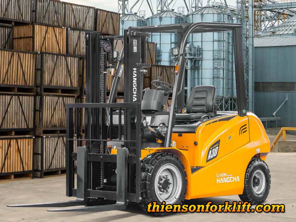 Xe nâng điện kiết kiệm