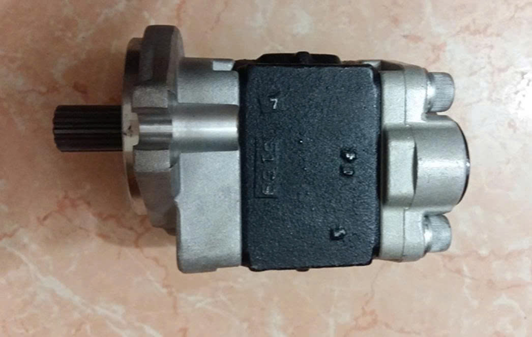 Cận cảnh bơm thủy lực xe nâng