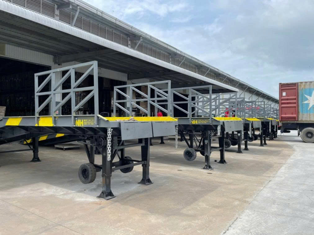 Cầu xe nâng (Cầu container)