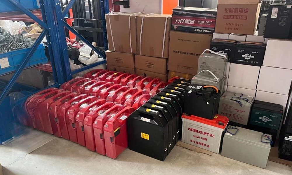 Tại sao công nghệ sạc pin Lithium xe nâng tay điện Hangcha lại vượt trội?