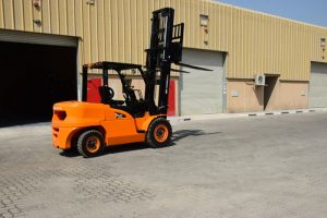 Xe nâng dầu 5 tấn