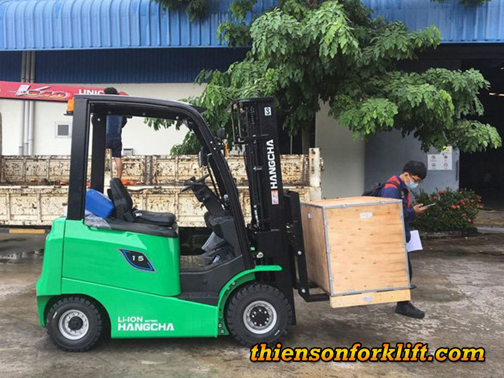 Xe nâng điện ngồi lái 4 bánh