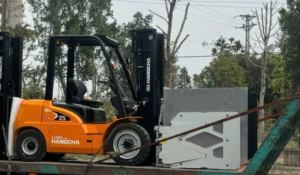 Xe Nâng Kẹp Thùng Carton
