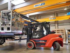 Lợi ích và ví dụ ứng dụng của xe nâng đa năng