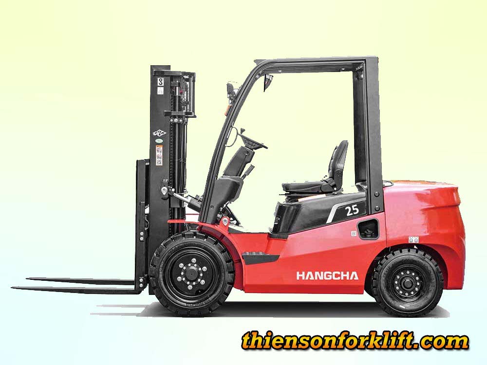 Xe nâng dầu 2.5 tấn