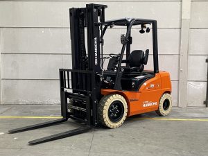 Xe nâng mới và xe nâng cũ
