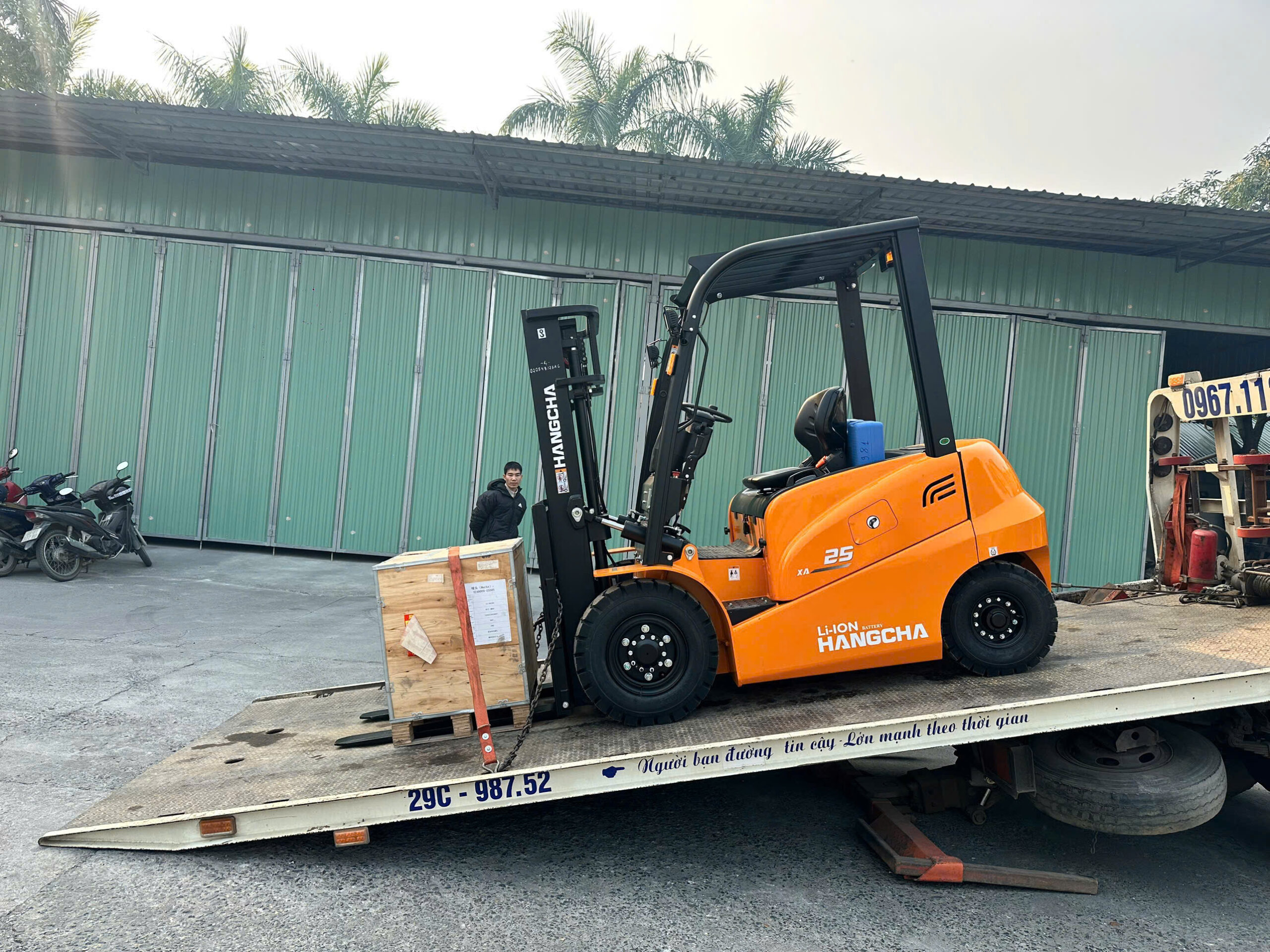Mua xe nâng dầu: Đánh giá thực tế, cách tối ưu chi phí